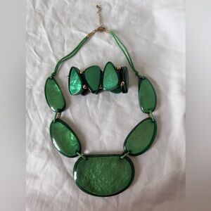 Elegant Green Necklace and Bracelet Set